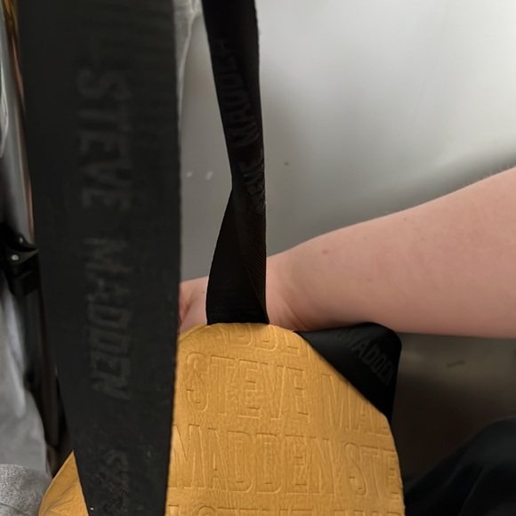 yellow orange steve madden bag/backpack - Picture 3 of 3